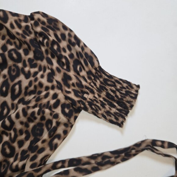 FRANCESCA’S Blue Rain Leopard Print Short Sleeved Wrap Dress Medium 888010 New N - Picture 4 of 10